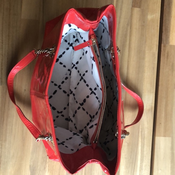 Kate Spade red patent leather shoulder bag with gold chains - Picture 5 of 7